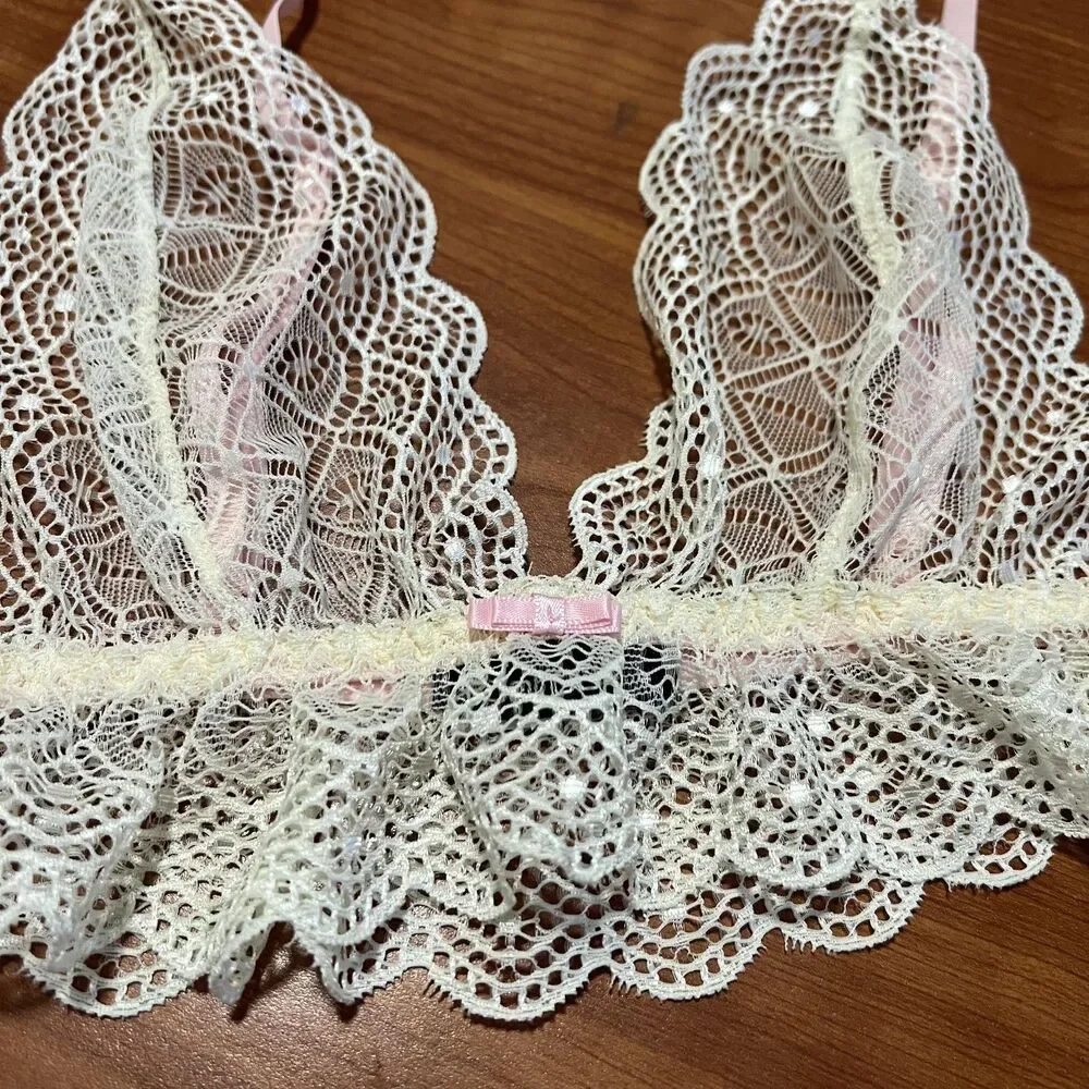 Boohoo Bralette Bra Women's L White Lace Wireless Ruffle Hem Adjustable Straps